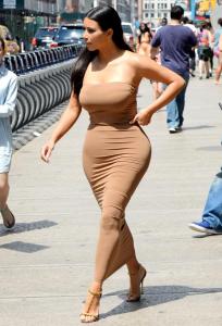 Kim-Kardashian-Bares-It-All-for-Paper-Magazine-Breaks-the-Internet-464753-7